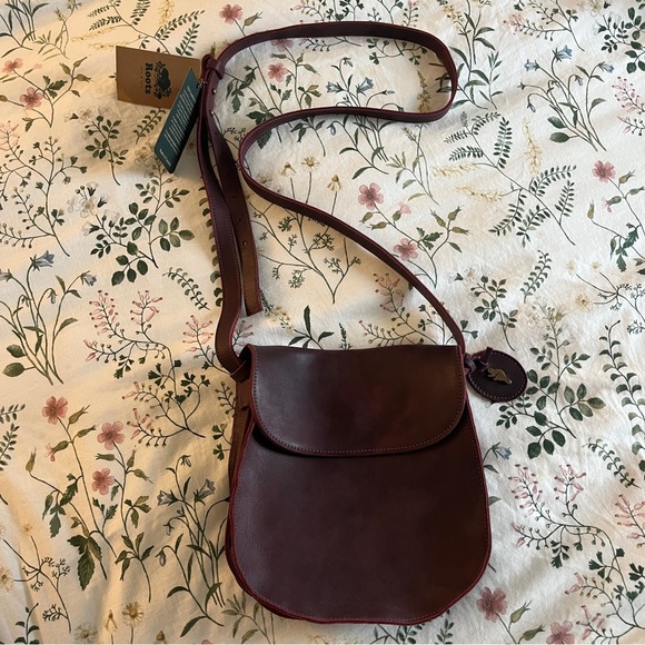 Roots Bags Nwt Roots Canada Leather Crossbody Bag Crimson Poshmark